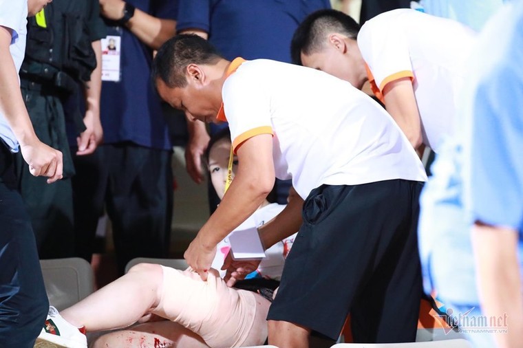 VPF lên tiếng sau sự cố pháo sáng khiến cổ động viên nữ nhập viện ảnh 1