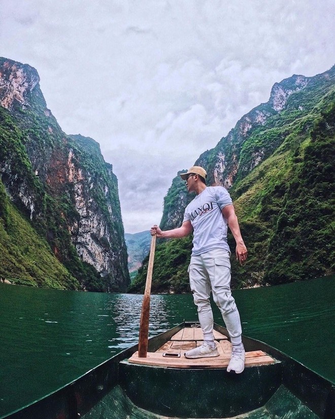 Sông Nho Quế chảy vào Việt Nam từ địa phận nào của tỉnh này?