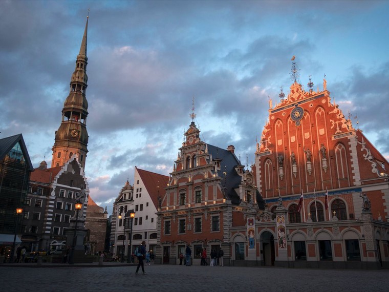 Việt Nam lọt top 20 nền kinh tế tốt nhất để đầu tư năm nay ảnh 12