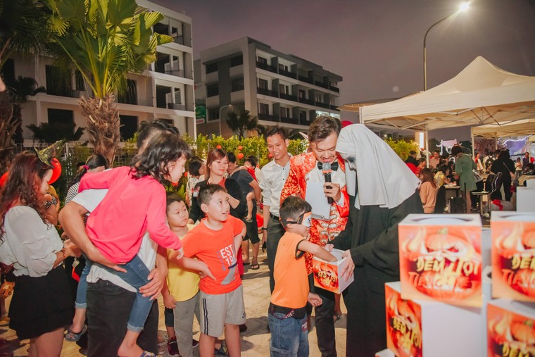 Đu đưa cùng ma quỷ trong lễ hội ma 'khủng' nhất tại Phúc Yên ảnh 5