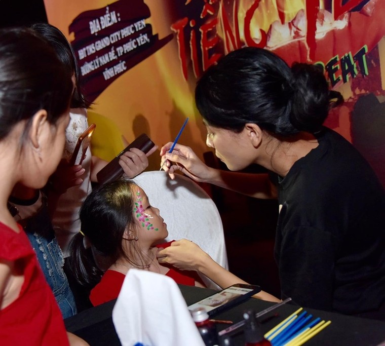 Đu đưa cùng ma quỷ trong lễ hội ma 'khủng' nhất tại Phúc Yên ảnh 8