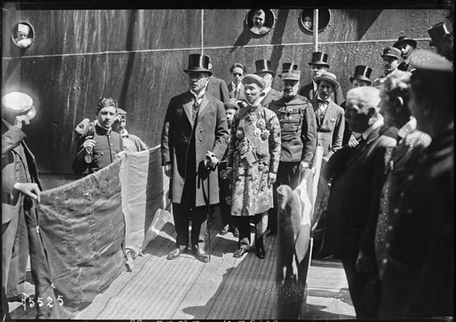 Vua Khải Định có tất cả bao nhiêu người vợ?