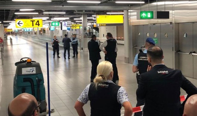 Sân bay Hà Lan náo loạn vì phi công báo động không tặc nhầm ảnh 1