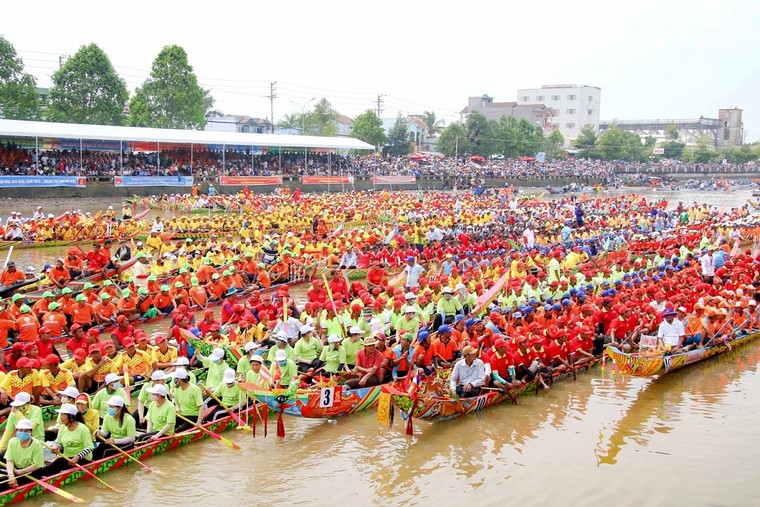 Tập đoàn FLC đồng hành cùng Lễ hội Oóc Om Bóc - Đua ghe Ngo Sóc Trăng 2019 ảnh 2