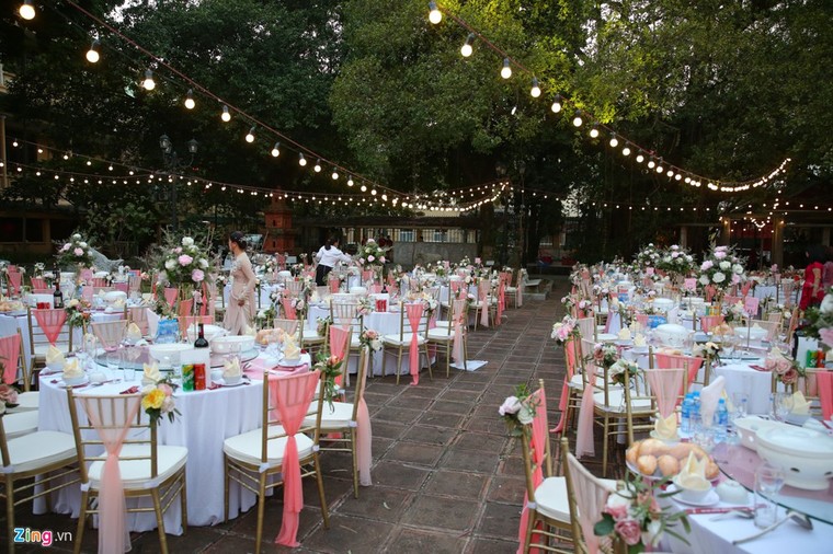 Công Lý và bạn gái dự tiệc cưới BTV Thời sự Thu Hà ảnh 6