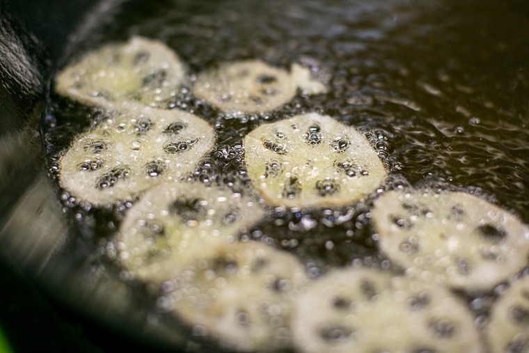 Bí mật sau những món ăn siêu công phu của nhà hàng 'quý tộc buộc phải đến' ảnh 8