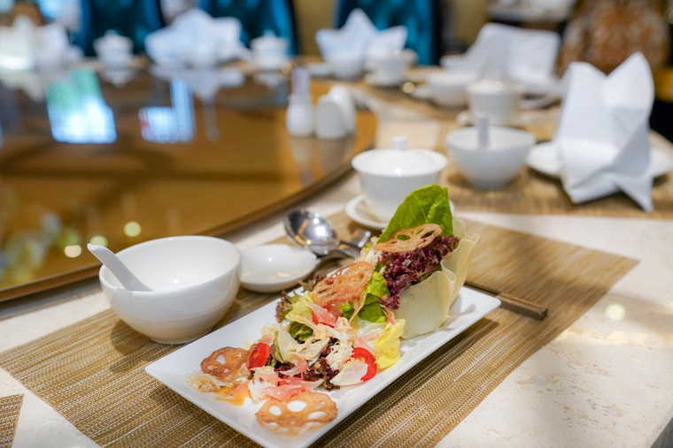 Bí mật sau những món ăn siêu công phu của nhà hàng 'quý tộc buộc phải đến' ảnh 9