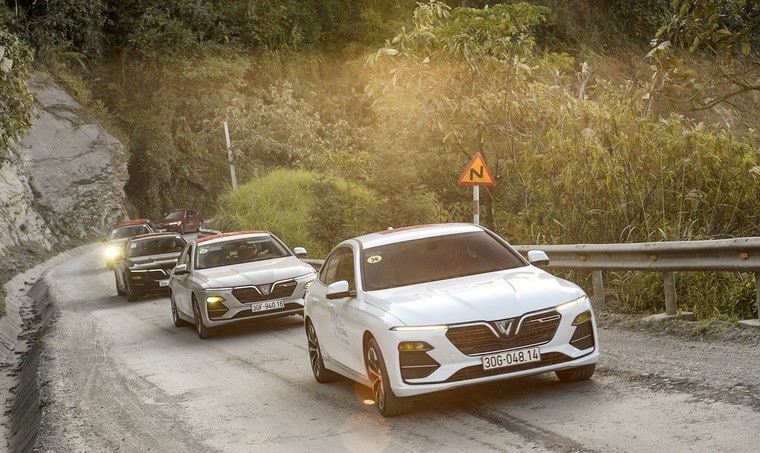 Đoàn xe 'mắt hí' chinh phục những cung đường thách thức bậc nhất địa đầu Tổ quốc ảnh 4