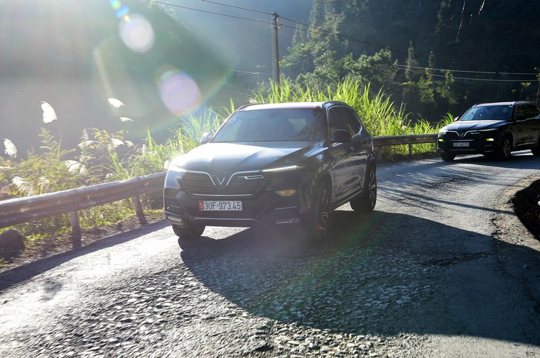 Đoàn xe 'mắt hí' chinh phục những cung đường thách thức bậc nhất địa đầu Tổ quốc ảnh 8