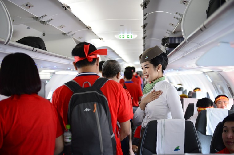 Cổ động viên Việt Nam vượt hàng ngàn km đến Manila - Philippines cổ vũ U22 Việt Nam ảnh 3