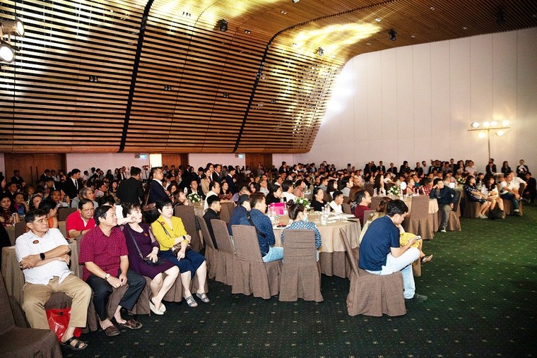 'Lộ diện' nữ chủ nhân giải thưởng 1,7 tỷ đồng tại Mövenpick Resort Waverly Phú Quốc ảnh 2