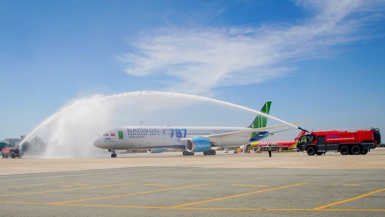 Bamboo Airways chính thức khai thác chuyến bay thương mại đầu tiên bằng Boeing 787-9 Dreamliner ảnh 1