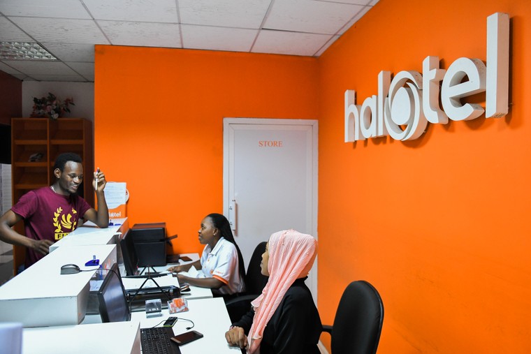 Năm đầu chuyển đồi số, Viettel tăng trưởng gấp 2 lần trung bình thế giới về viễn thông ảnh 1