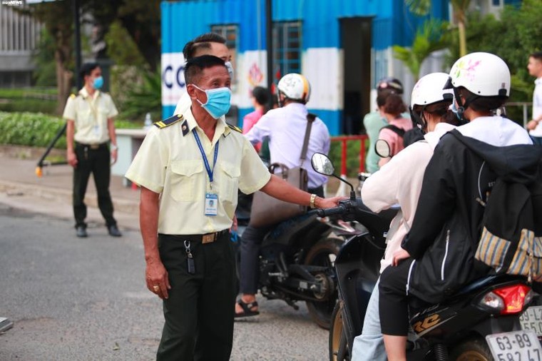 Trường ĐH duy nhất ở TP.HCM cho sinh viên đi học trở lại sau thời gian nghỉ dịch ảnh 7