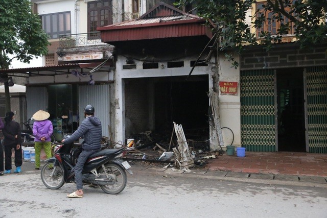 Truy tìm 2 người lạ mặt trong vụ cháy nhà làm 3 người chết ở Hưng Yên ảnh 2