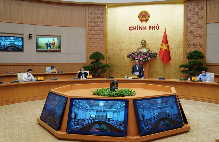 Thủ tướng: Thần tốc, tranh thủ từng giờ, từng phút chống dịch COVID-19 ảnh 1
