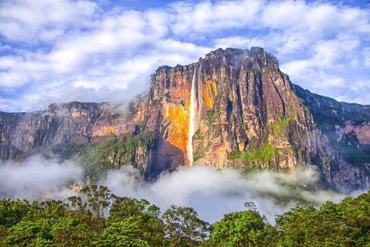 Thác nước tự nhiên đóng vai trò gì với đời sống con người?