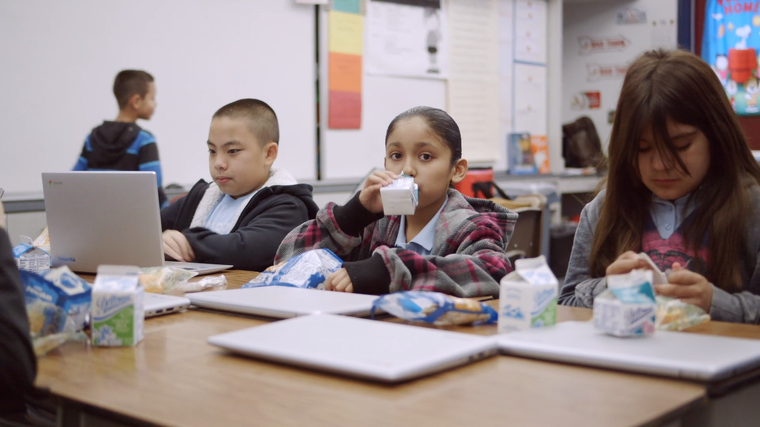 Vinamilk và nhà máy sữa tại Mỹ cùng chung tay để ủng hộ người dân gặp khó khăn trong đại dịch COVID-19 ảnh 5