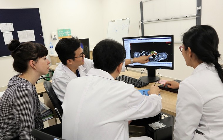 Bệnh viện Vinmec: Xạ trị ung thư chuẩn tới từng milimet ảnh 3