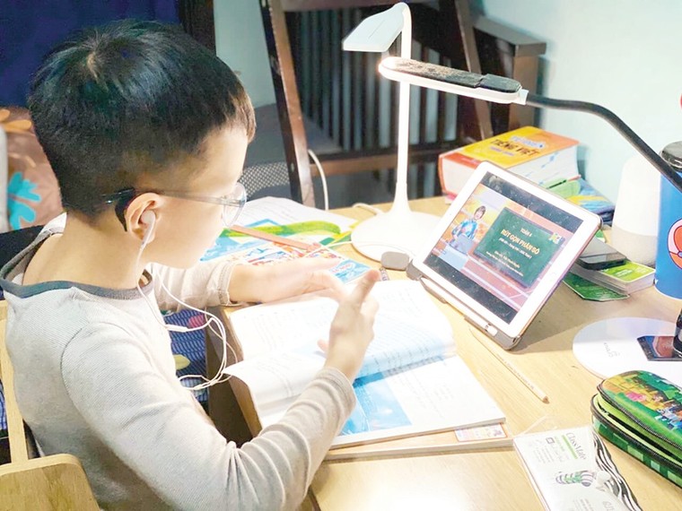 COVID -19: Cú hích của giáo dục trực tuyến ảnh 1