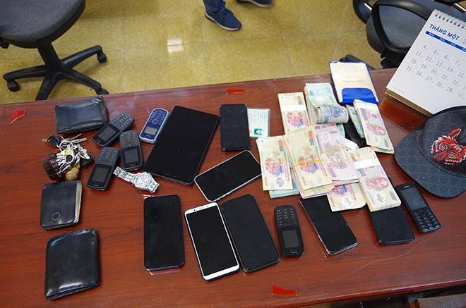 Triệt phá đường dây đánh bạc online liên tỉnh 700 tỷ đồng ảnh 1