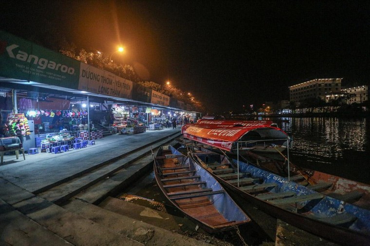 Chùa Hương vắng khách trong ngày đầu mở cửa trở lại ảnh 2