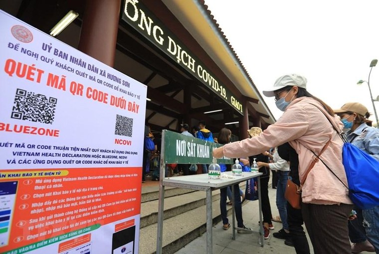 Chùa Hương vắng khách trong ngày đầu mở cửa trở lại ảnh 6