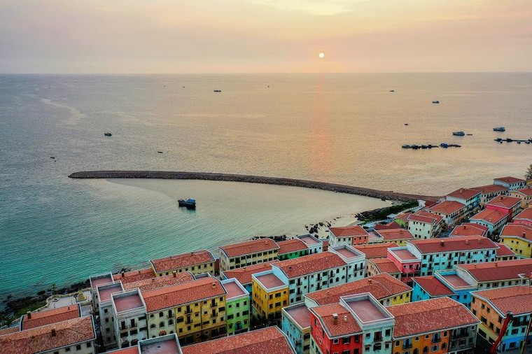 Điều gì biến Nam Phú Quốc thành 'thỏi nam châm' mới của thời trang? ảnh 2