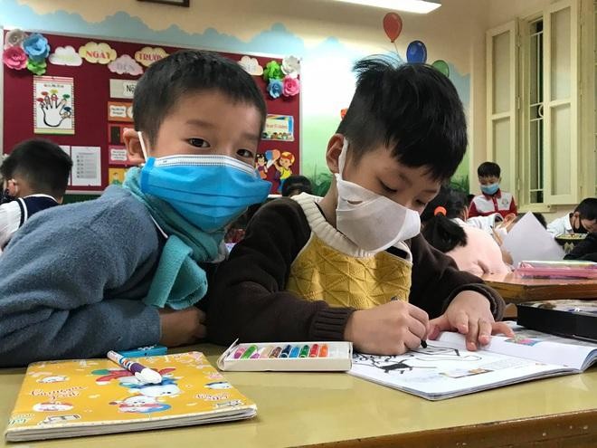 Sở GD-ĐT Hà Nội rút đề xuất cho học sinh đi học lại từ 25/10 ảnh 1