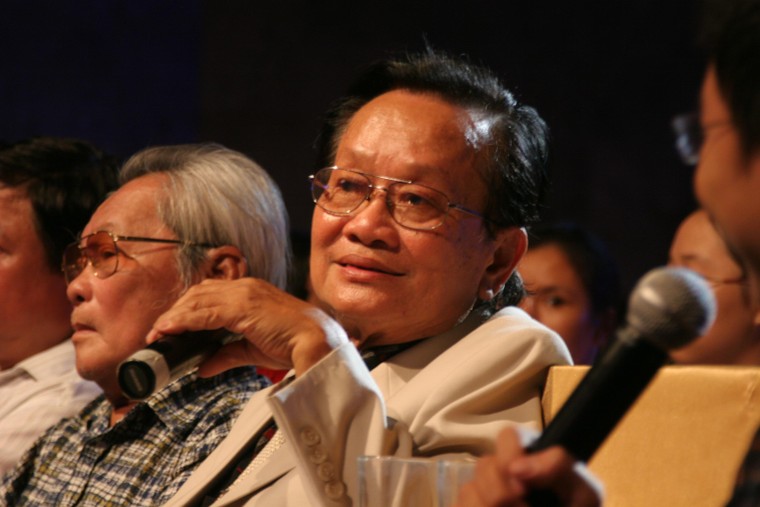 Đường về hoàng hôn nắng đã tắt, Hoa Sữa thơm mãi Thành phố tuổi thơ ảnh 4