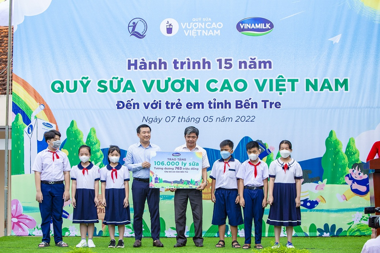 Vinamilk khởi động hành trình năm thứ 15 của Quỹ sữa Vươn cao Việt Nam tại nhiều địa phương ảnh 1