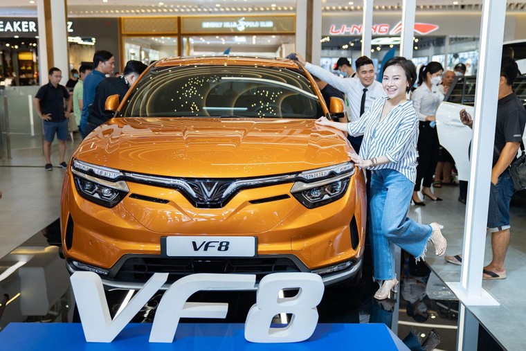 ‘Cọc 1, ưu đãi 10’, nhiều người nhanh tay đặt cọc bổ sung cho VinFast VF 8 ảnh 2