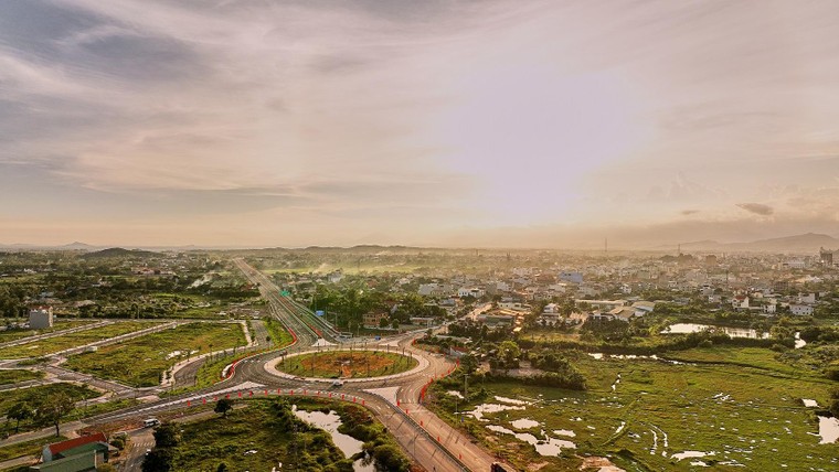 Khám phá tuyến cao tốc Sun Group đầu tư có hệ thống chiếu sáng hiện đại nhất Việt Nam ảnh 3