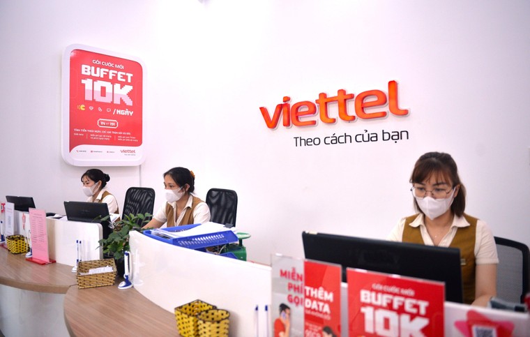 Viettel ‘liên thông’ sóng di động, giúp chính quyền, người dân đảm bảo liên lạc sau bão số 4 ảnh 1