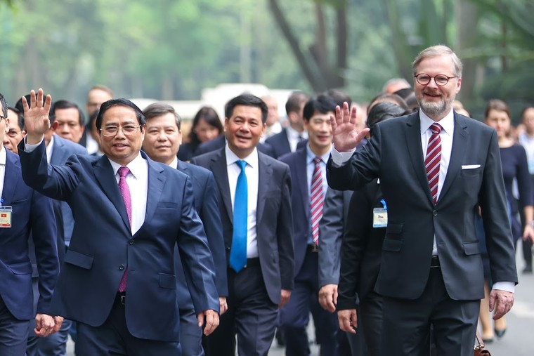 Thủ tướng Phạm Minh Chính chủ trì lễ đón chính thức, hội đàm với Thủ tướng Cộng hòa Czech Petr Fiala ảnh 4