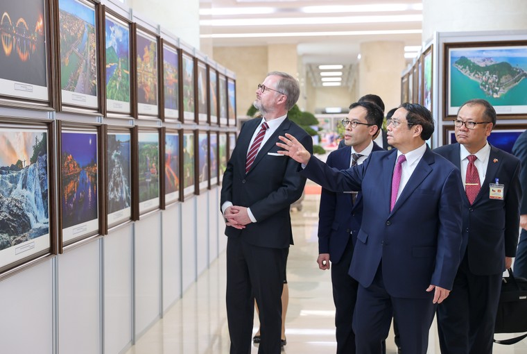 Thủ tướng Phạm Minh Chính chủ trì lễ đón chính thức, hội đàm với Thủ tướng Cộng hòa Czech Petr Fiala ảnh 6