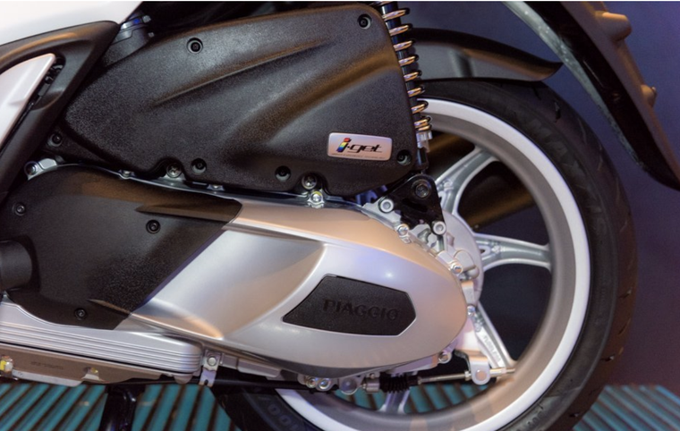 Cầm 60 triệu đi mua xe ga, chọn Honda Airblade hay Piaggio Liberty? ảnh 6