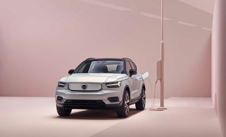 Volvo XC-40 Recharge nhận hàng chục nghìn đơn đặt hàng trước khi ra mắt ảnh 1