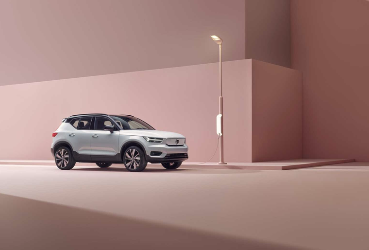 Volvo XC-40 Recharge nhận hàng chục nghìn đơn đặt hàng trước khi ra mắt ảnh 2