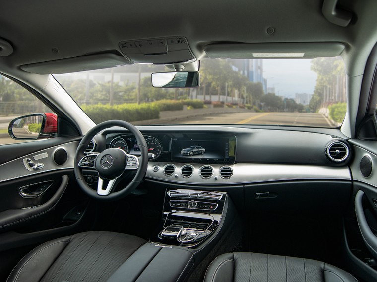 Mercedes Benz Việt Nam ra mắt 7 mẫu xe mới, bao gồm C180 và E180 ảnh 22