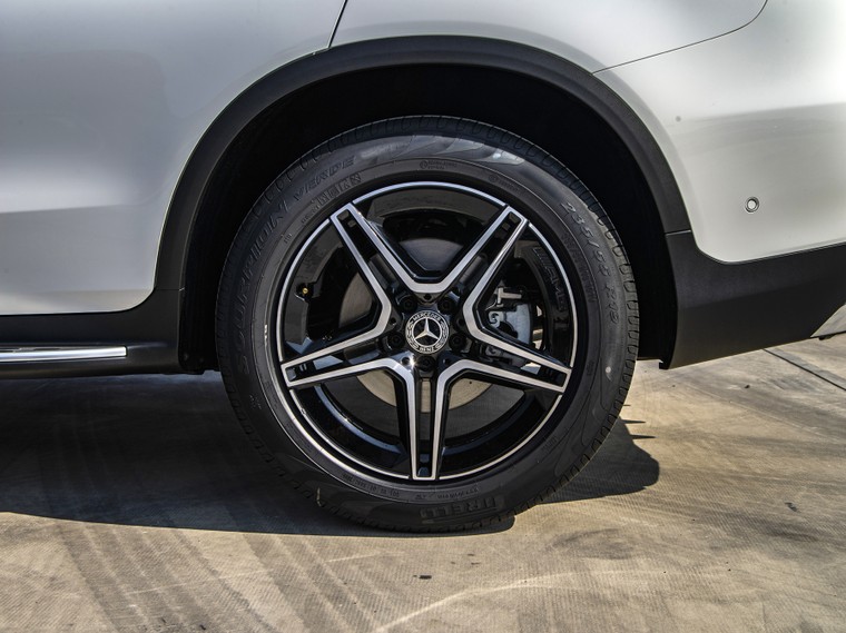 Mercedes Benz Việt Nam ra mắt 7 mẫu xe mới, bao gồm C180 và E180 ảnh 13