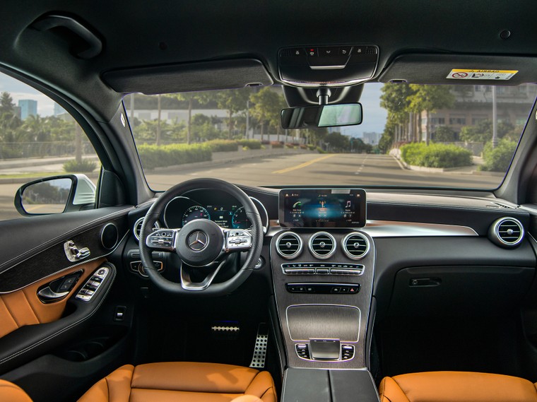 Mercedes Benz Việt Nam ra mắt 7 mẫu xe mới, bao gồm C180 và E180 ảnh 14
