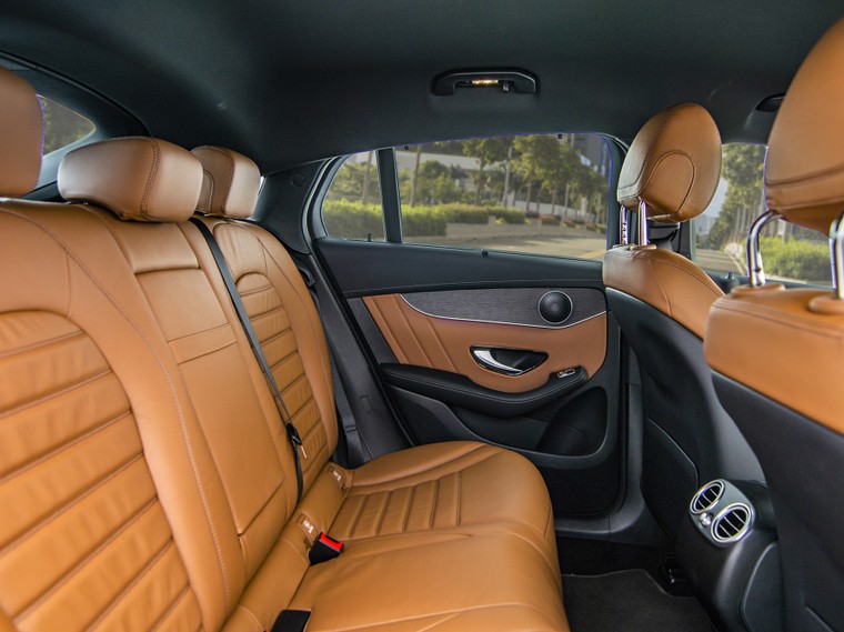 Mercedes Benz Việt Nam ra mắt 7 mẫu xe mới, bao gồm C180 và E180 ảnh 15