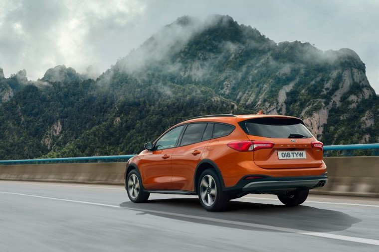 Bán tải mới của Ford sử dụng nền tảng Ford Focus, giá rẻ hơn ảnh 3