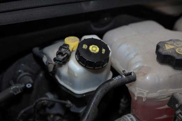 Ba nguyên tắc cần nằm lòng khi cầm lái một chiếc xe lạ ảnh 1