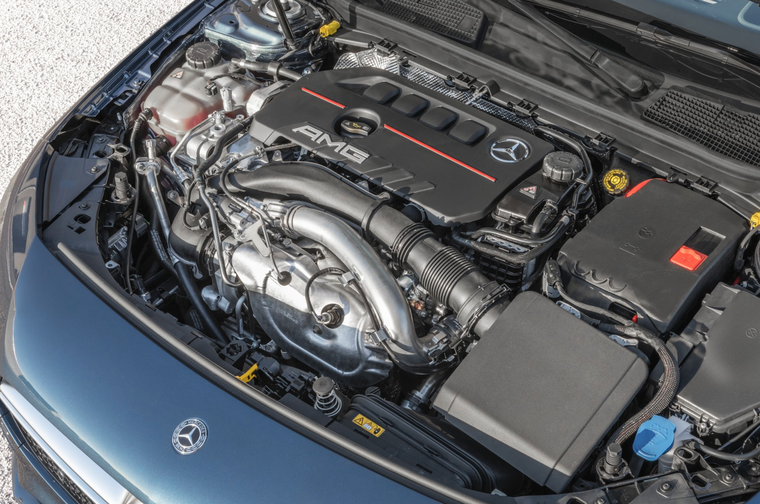 Mercedes AMG A35 sedan - xe thể thao giá chỉ hơn 2 tỷ đồng ảnh 2