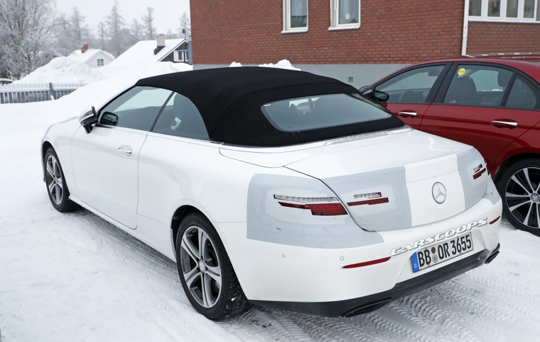 Mercedes E-Class Facelifted 2021: tiếp tục lộ diện nội thất ảnh 5