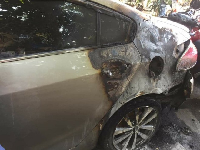 Ô tô đỗ ven đường bị đốt hàng loạt ở Nha Trang: đã bắt khẩn cấp nghi phạm ảnh 2
