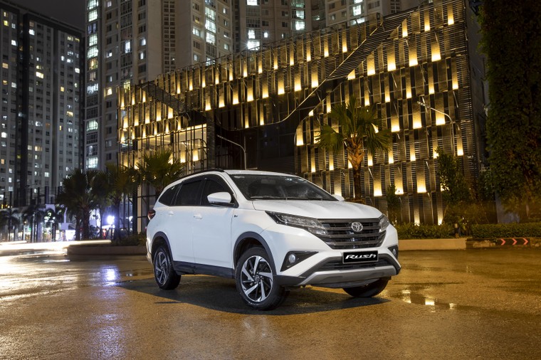 Toyota Rush nhập khẩu công bố giá bán mới ảnh 2