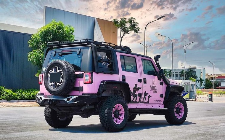 Baic BJ40 phiên bản độ màu hồng đầy mê hoặc ảnh 4